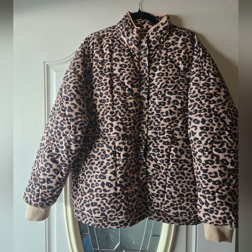 Easel Los Angeles Leopard Bubble‎ Coat | Snap-Button Zip | Size L